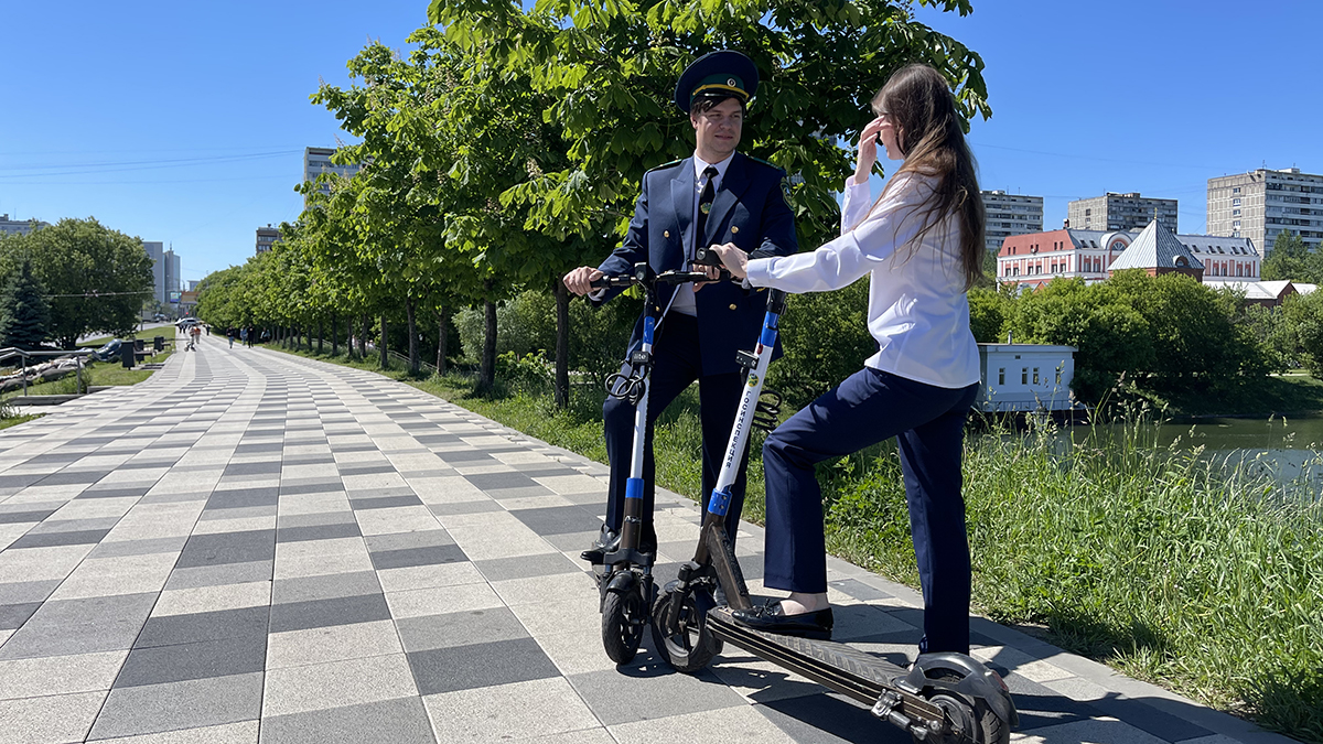 Сотрудники Госинспекции по недвижимости активно используют электросамокаты