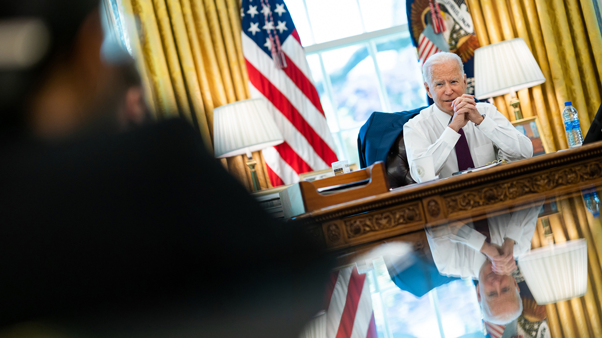 Байден выделил 10 миллионов долларов на создание трансгендерных* обезьян