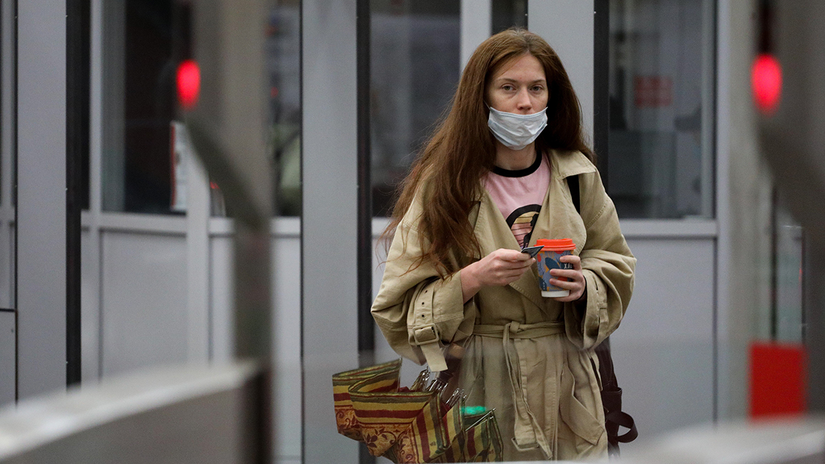 Штрафы за нарушение масочного режима в транспорте Москвы начнут оформлять электронно