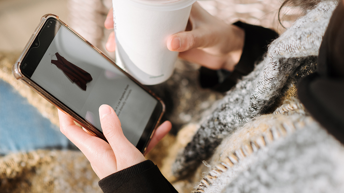 Шопинг «вслепую»: как избежать ошибок при покупке одежды онлайн