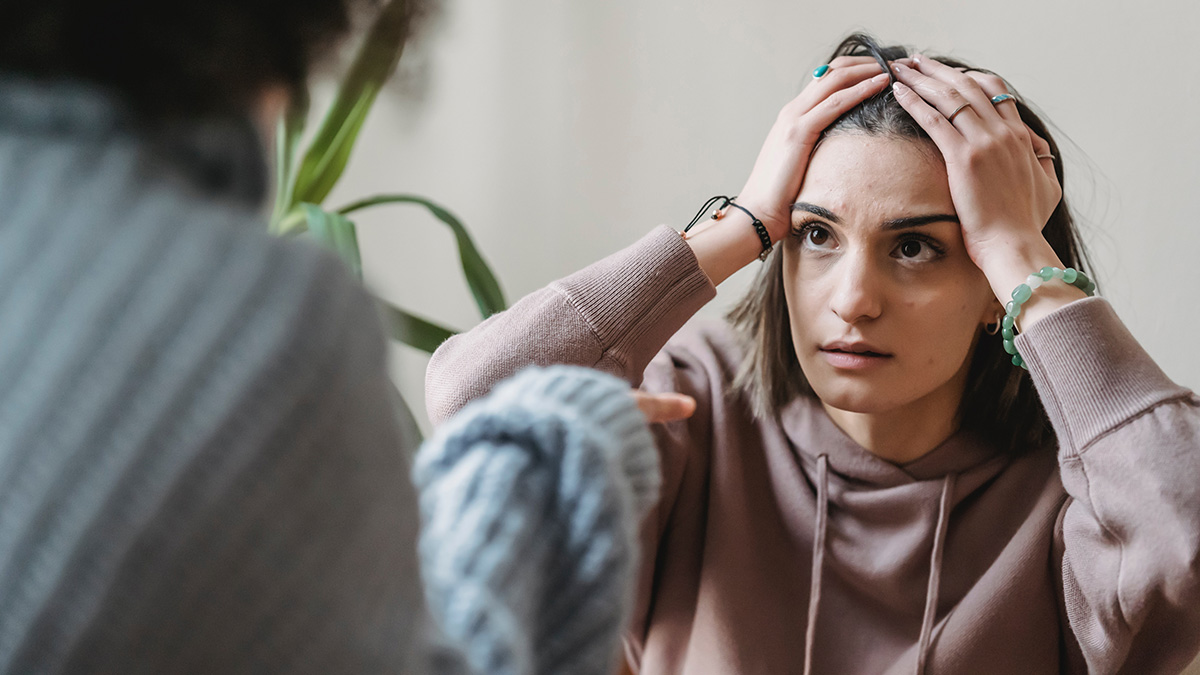 Экстрасенс назвал имена, обладательницы которых могут стать бедными