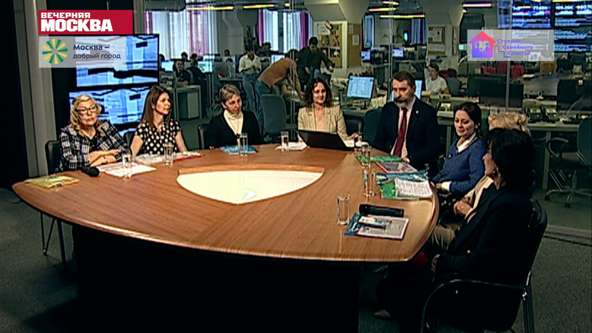 Круглый стол «В творчестве — все возможности безграничны! Социализация семей, воспитывающих детей с особенностями в развитии»