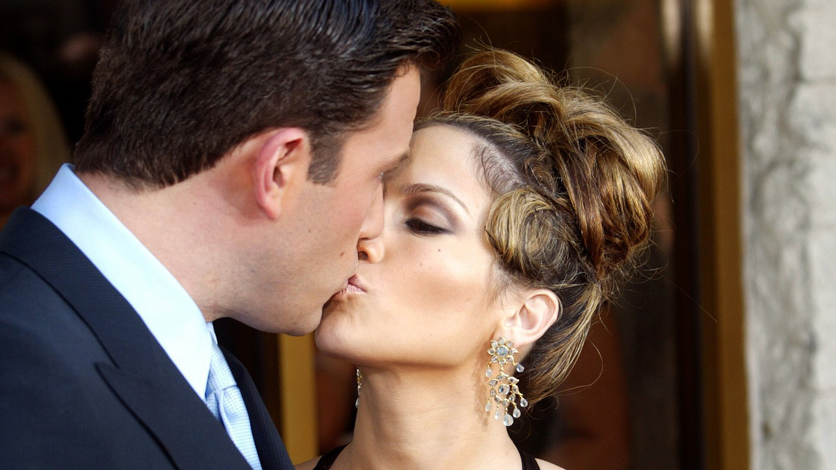 Целующихся Дженнифер Лопес и Бена Аффлека сфотографировали в Малибу