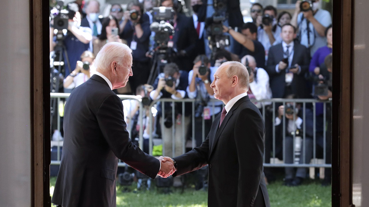 Байден выразил желание встретиться с Путиным в очном формате