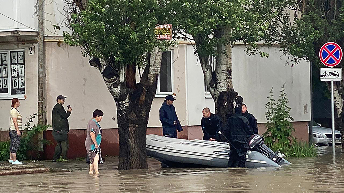 Режим ЧС объявили в Крыму из-за сильных ливней