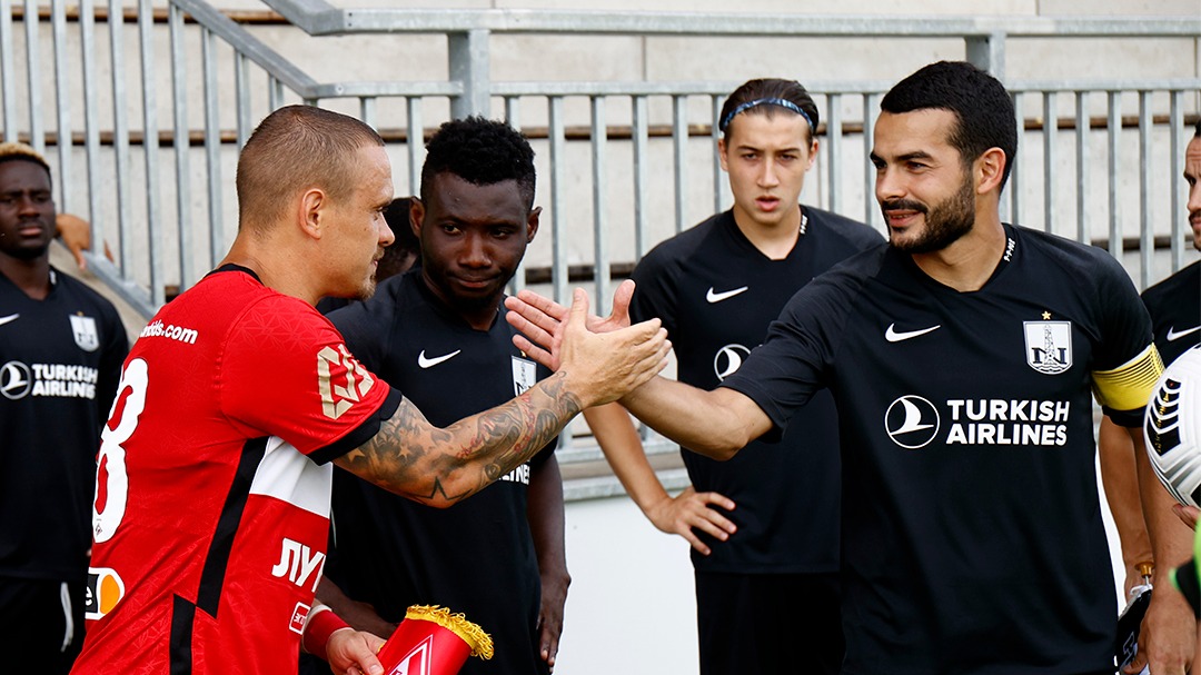 Московский «Спартак» проиграл «Нефтчи» в первом матче под руководством Витории