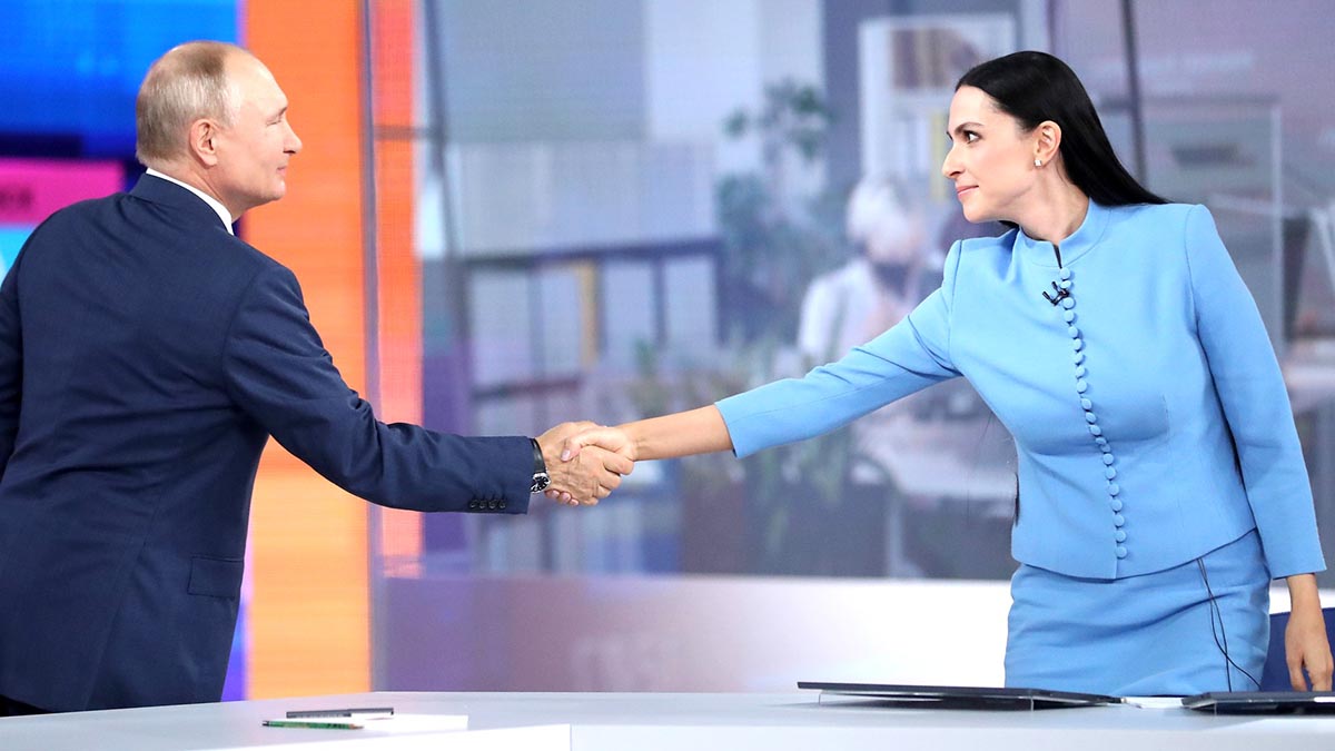 Началась прямая линия с Владимиром Путиным