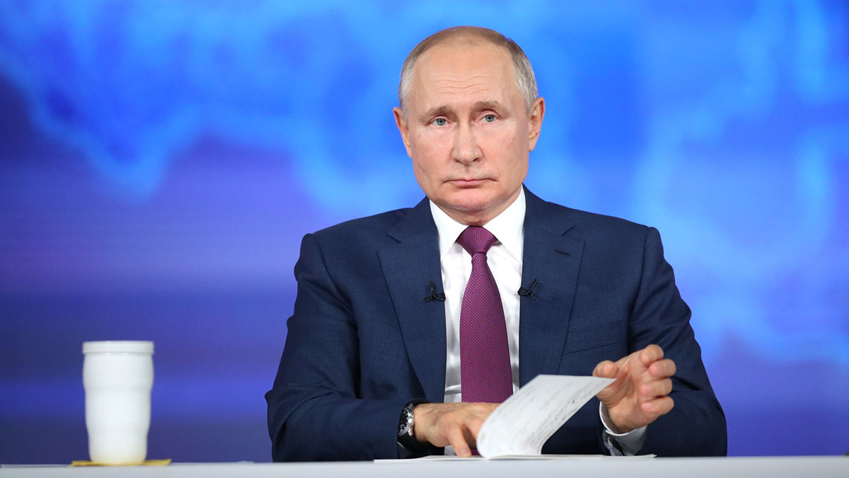 Вакцинация, отдых в России и уровень безработицы: главные темы прямой линии Путина