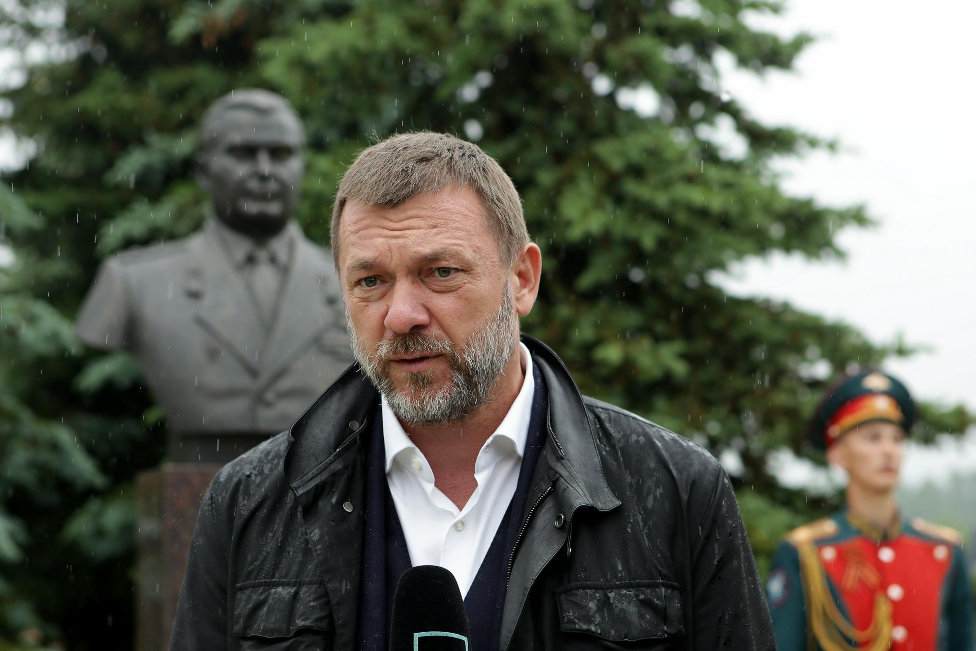 Дмитрий Саблин открыл в Новой Москве памятник Герою Семену Федотову