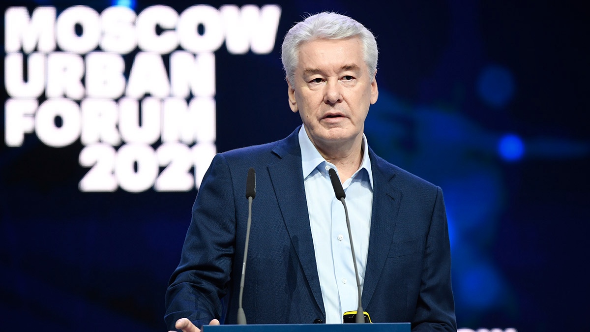 Собянин выделил более 800 миллионов рублей на выплаты сотрудникам работающих с COVID-19 клиник