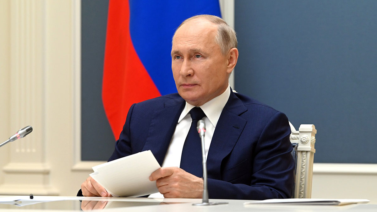 Путин разрешил россиянам дистанционно участвовать в судебных заседаниях