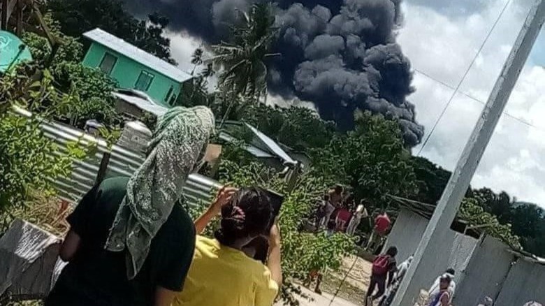 Военный самолет с 85 людьми на борту потерпел крушение на Филиппинах