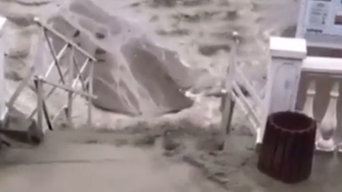 Более 50 частных домов оказались подтоплены в Крыму из-за сильного ливня