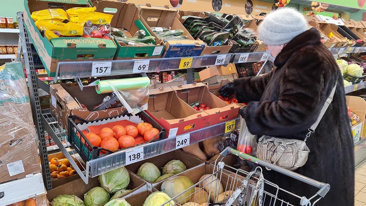 Цена минимальной продуктовой корзины россиян на месяц выросла