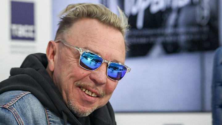 «Снял короткометражку»: Сукачев рассказал о насыщенной жизни Ефремова в колонии