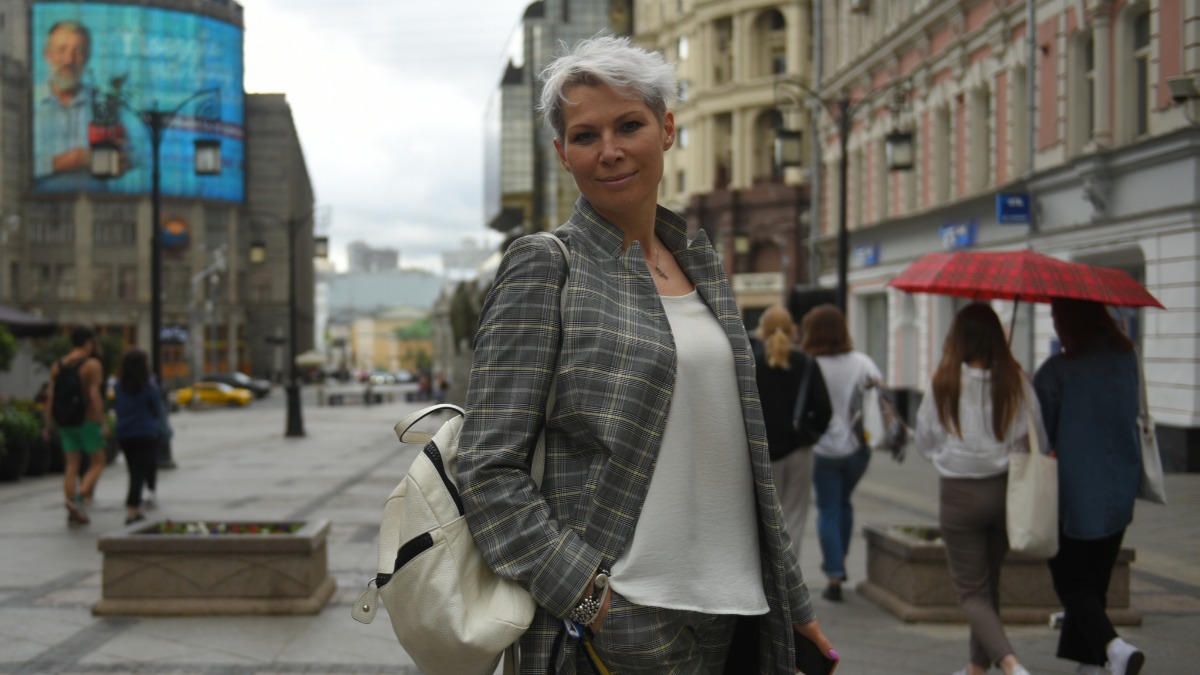 Лика Рулла между спектаклями любит гулять с друзьями по Камергерскому переулку