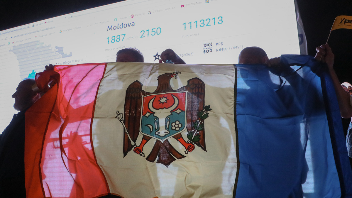 Партия президента Молдавии получила более 52 процентов голосов на выборах