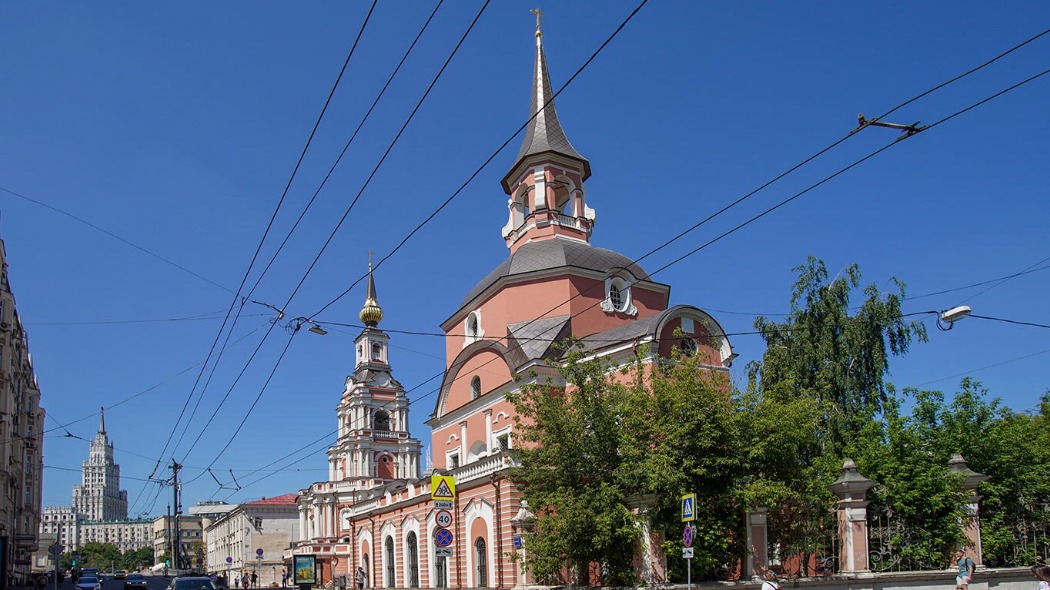 Интерьеры церкви апостолов Петра и Павла восстановят в Москве