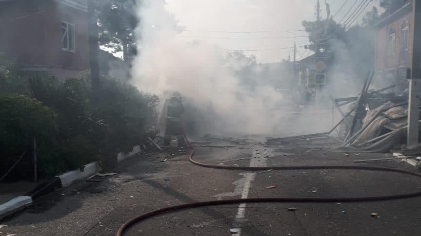 Появилось видео с места взрыва газа в гостинице в Геленджике