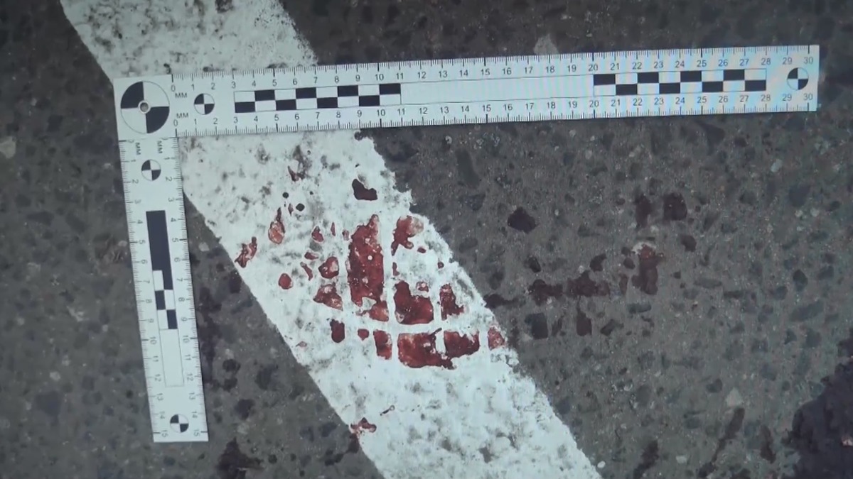 Мужчина напал на прохожих с кусачками ради смартфона