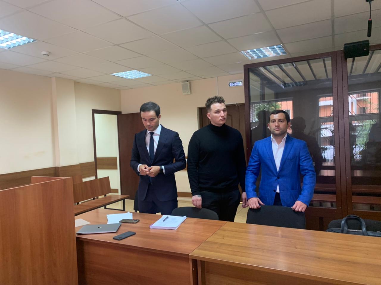 Суд приговорил Эдварда Била к двум годам ограничения свободы за ДТП в центре Москвы