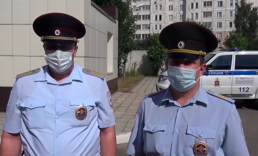 Подмосковные полицейские помогли доставить заболевшего ребенка в больницу
