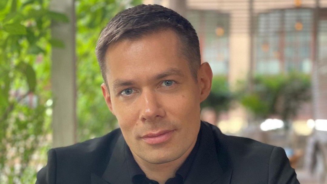 Стас Пьеха объяснил, почему не будет обсуждать историю с избиением сына на телевидении