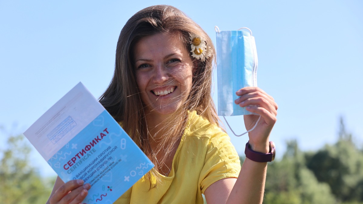 Москвичка Анастасия Есина прошла вакцинацию и получила соответствующий сертификат
