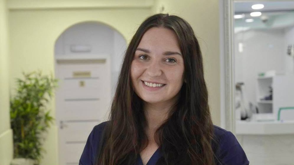 Медсестра Мария Лаврентьева в профессии уже 10 лет. Она уверена в своих знаниях, поэтому намерена сдать экзамен и получить статус «Московская медицинская сестра», который не только подтвердит уровень ее профессионализма, но и гарантирует ежемесячное материальное вознаграждение