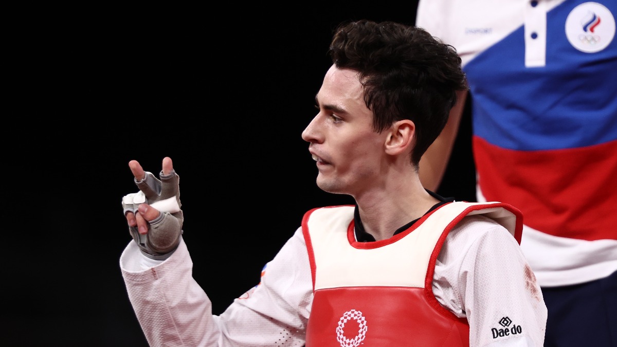 Российский тхэквондист Артамонов завоевал бронзу на Олимпиаде в Токио