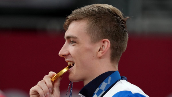 «Почувствовал боль»: Храмцов заявил, что мог выиграть золото на Играх со сломанной рукой