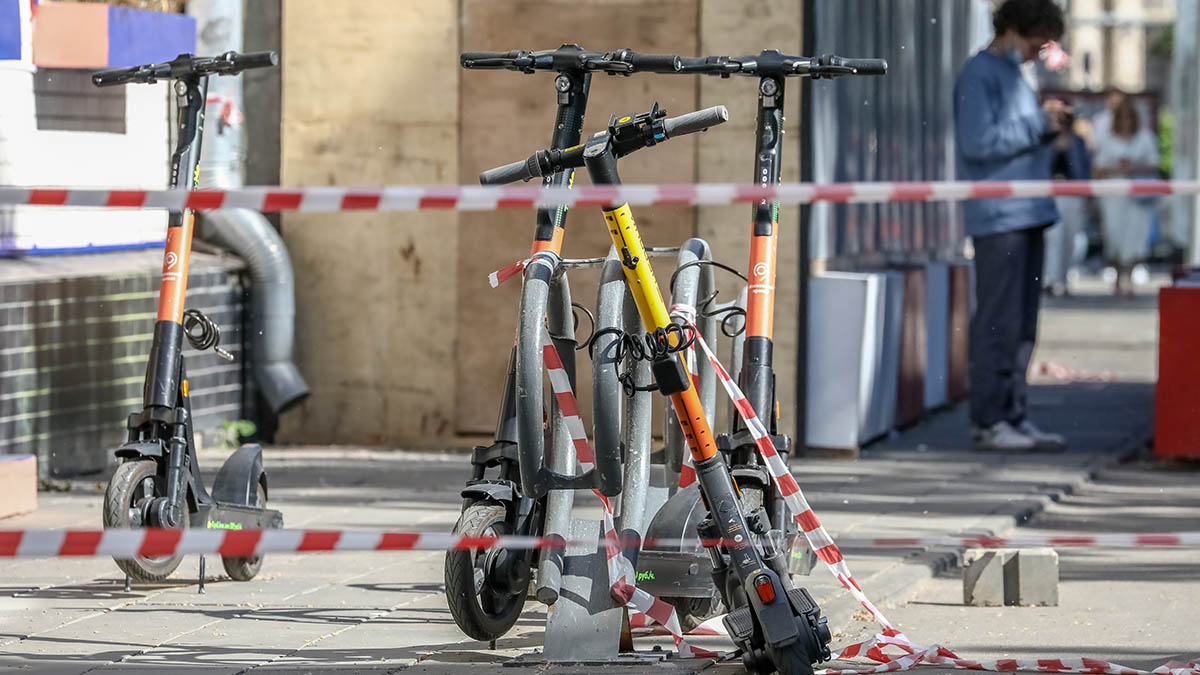 Московская полиция задержала серийных похитителей электросамокатов