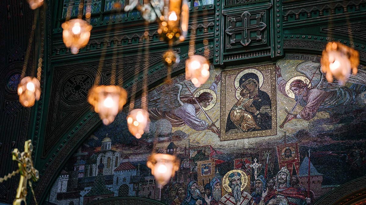 Священник рассказал, кому помолиться перед 1 сентября