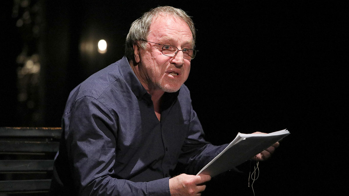 «Метрах в 50 — прилет»: актер Стеклов рассказал, как попал под обстрел в Донбассе и чудом выжил 