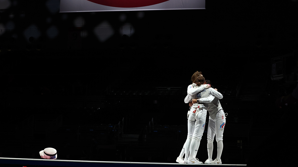 Российские рапиристки завоевали золото в командном турнире на Олимпиаде — 2020