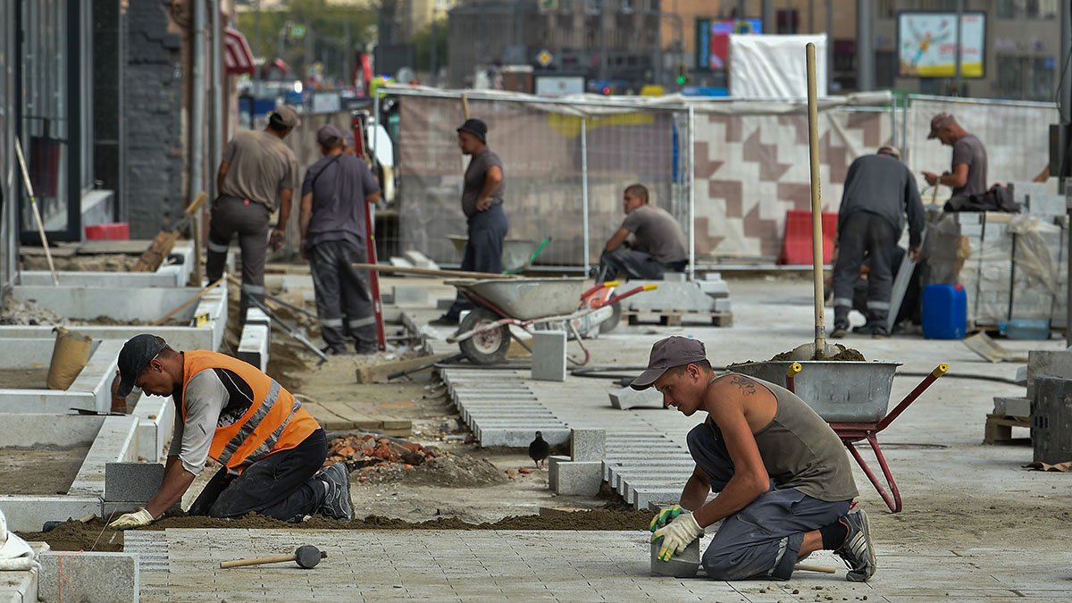 Москвичам рассказали о благоустройстве территории возле новых станций МЦД-2
