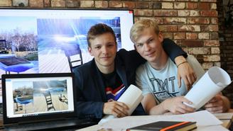 Без пяти минут полумиллионеры: московские школьники создали самоходную доску для серфинга