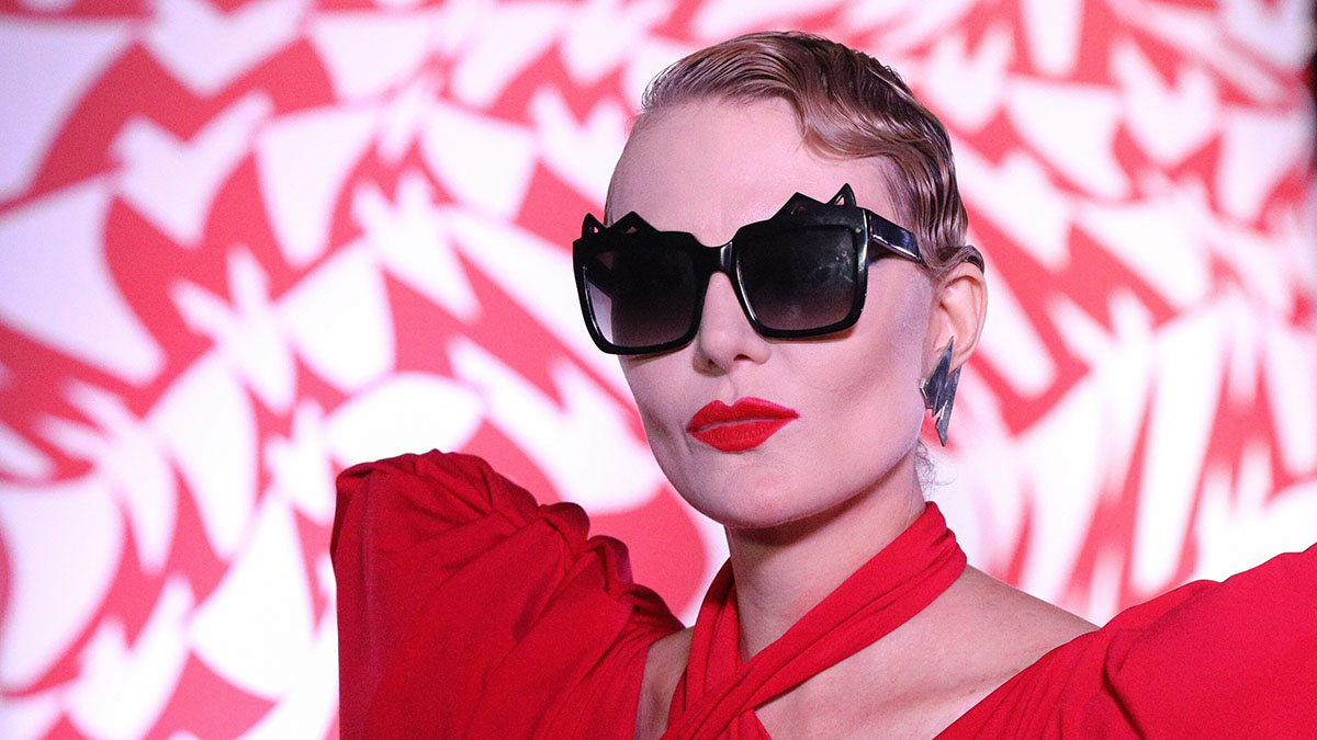 Mash: Рената Литвинова продает вещи на миллионы рублей из-за нехватки денег