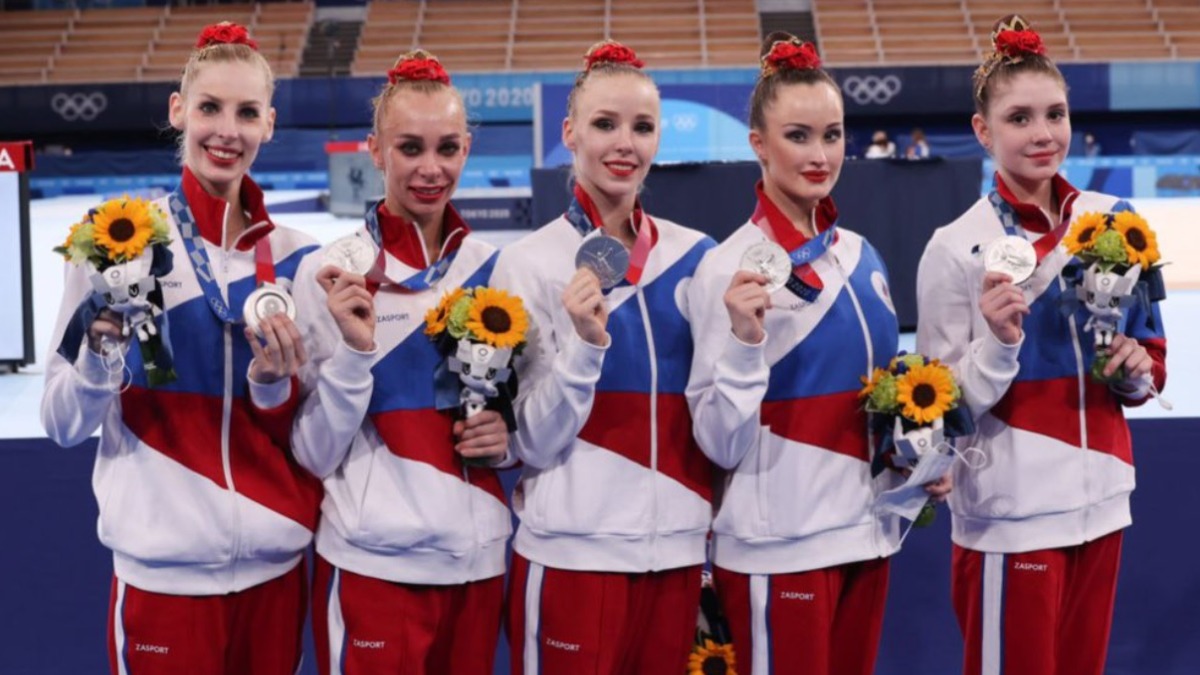 Сборная России по художественной гимнастике завоевала серебро на ОИ-2020