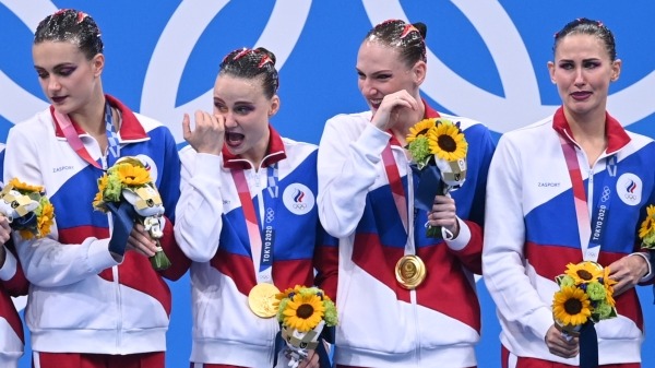 Олимпийские чемпионки по синхронному плаванию. Слева направо: Полина Комар, Александра Пацкевич, Светлана Ромашина, Алла Шишкина