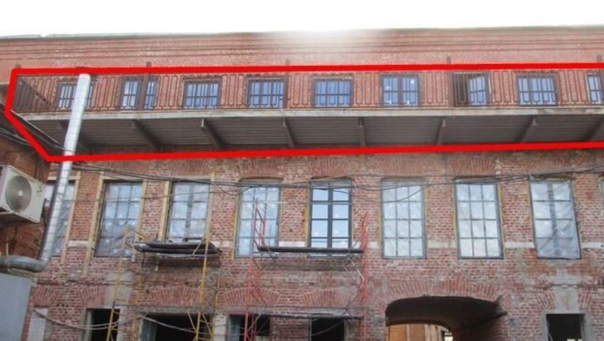 Нелегальную надстройку снесли в центре Москвы