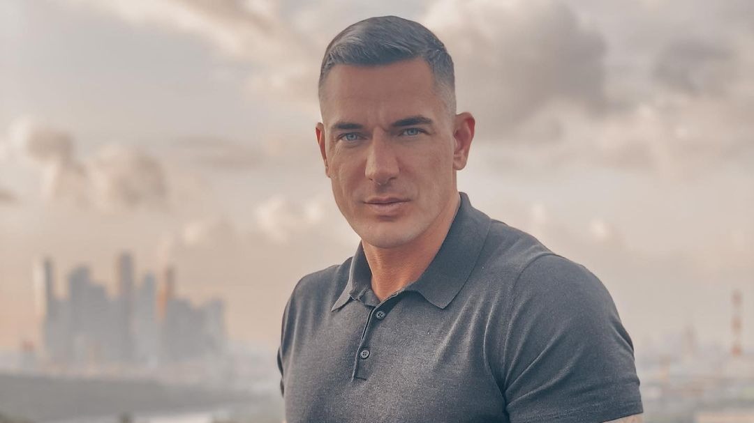 Омаров отреагировал на оскорбления директора и подруги Бородиной 