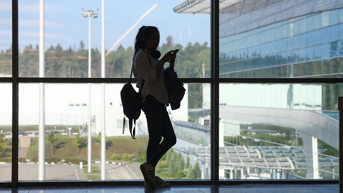 Зубной протез и шина: названы самые необычные вещи, забытые пассажирами в аэропортах Москвы