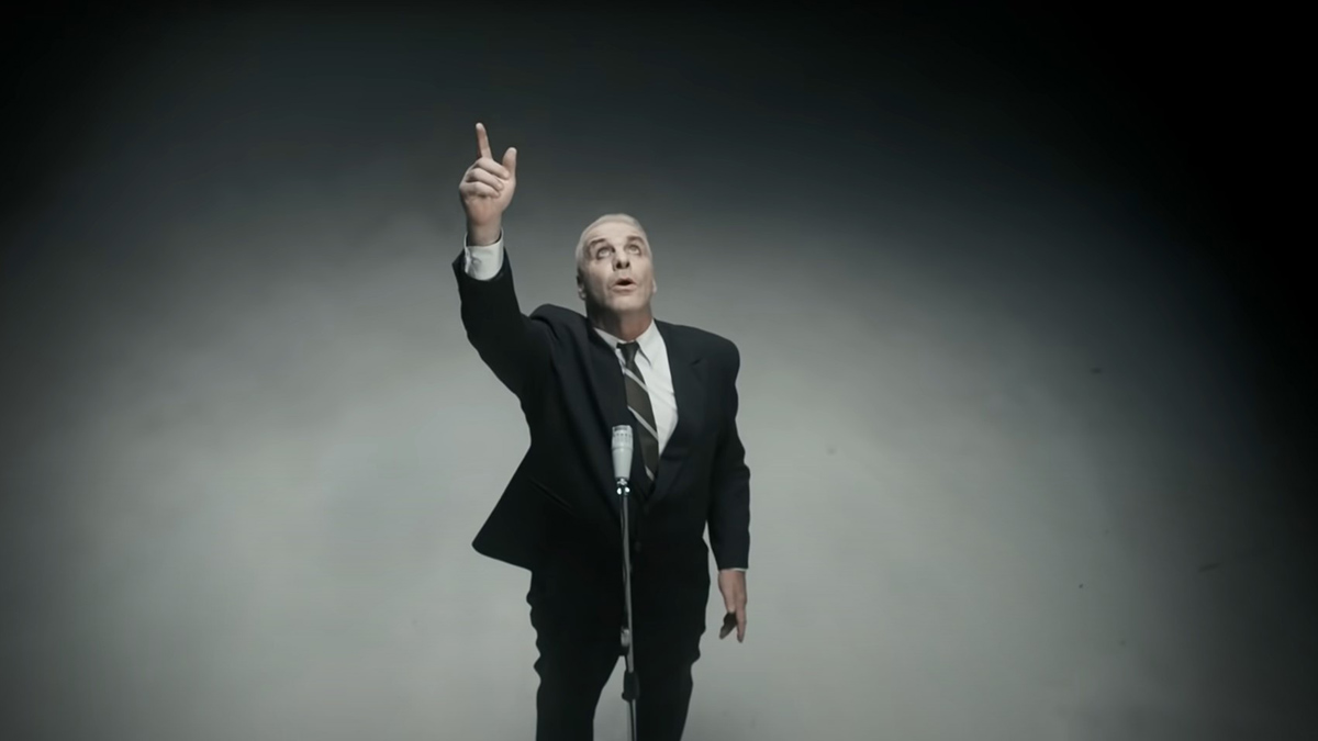 Солист группы Rammstein Линдеманн снимает новый клип в психбольнице Кишинева