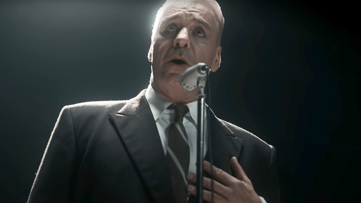 Актриса Полина Ауг снялась в клипе Rammstein