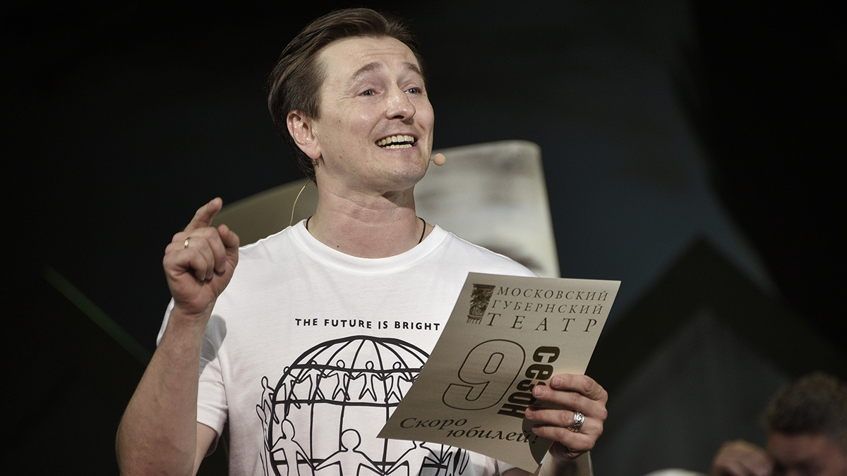 «До слез»: Безруков рассказал о любимой песне школьных лет