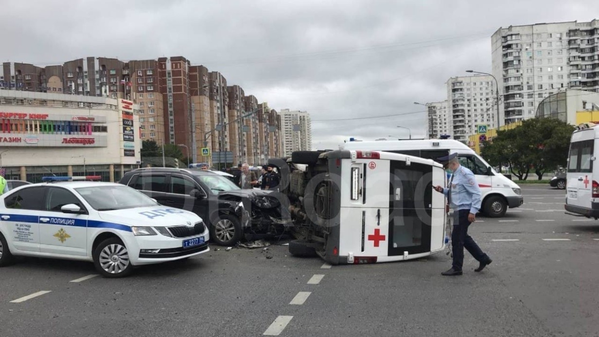 Вечерняя москва происшествия. ДТП С участием скорой в Москве за август 2021.