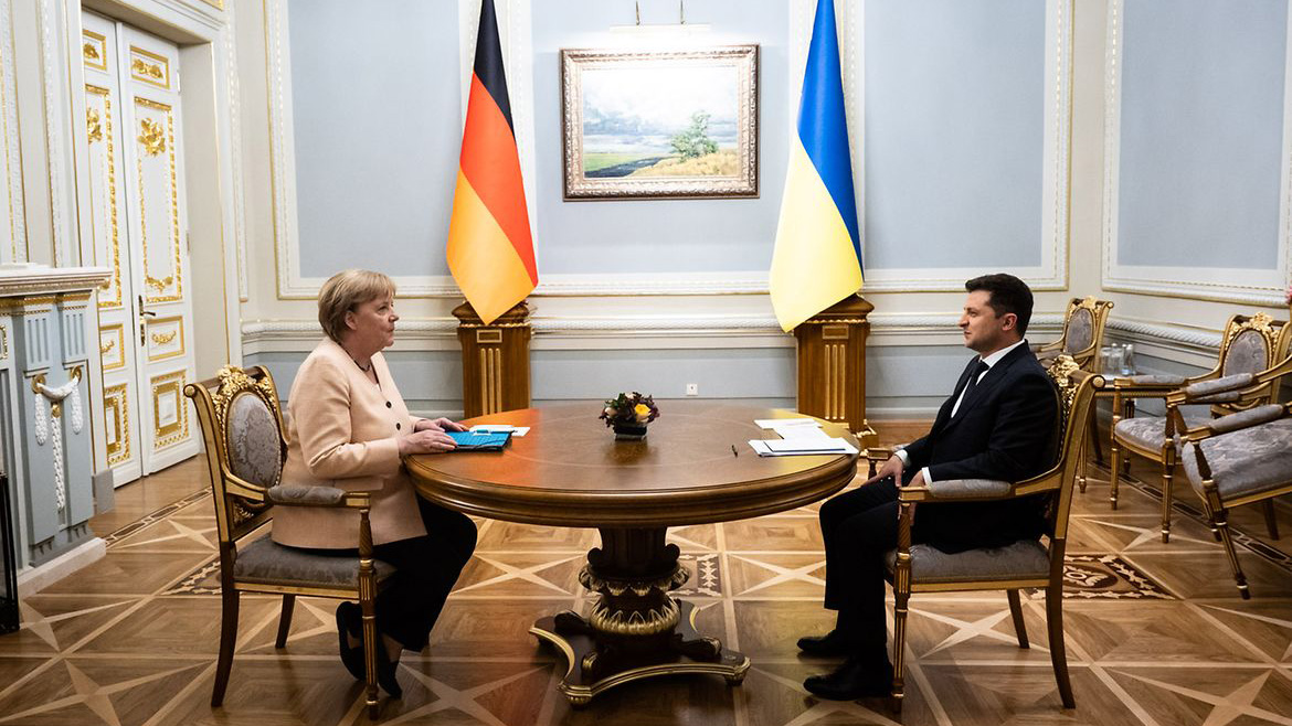 Меркель и Зеленский начали переговоры в Киеве