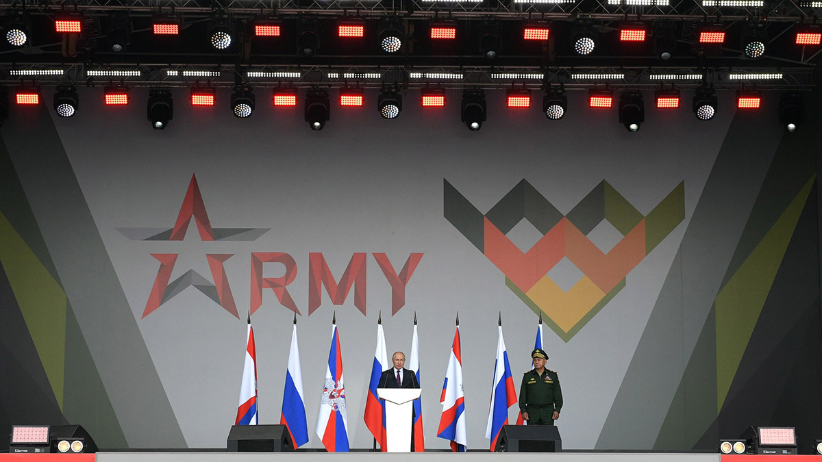 Путин дал старт форуму «Армия-2021» и Армейским международным играм