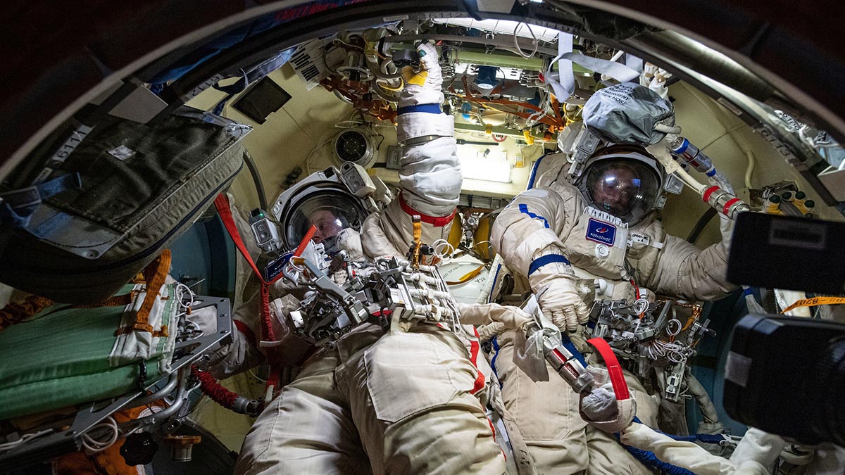 Киноэкипаж с Пересильд и Шипенко готовится к полету на МКС